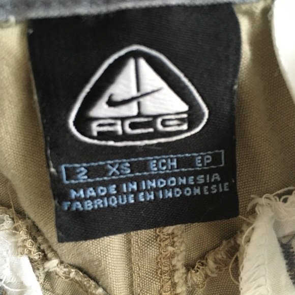 Nike Ace golf shorts women size 2 tan colour - Picture 5 of 8